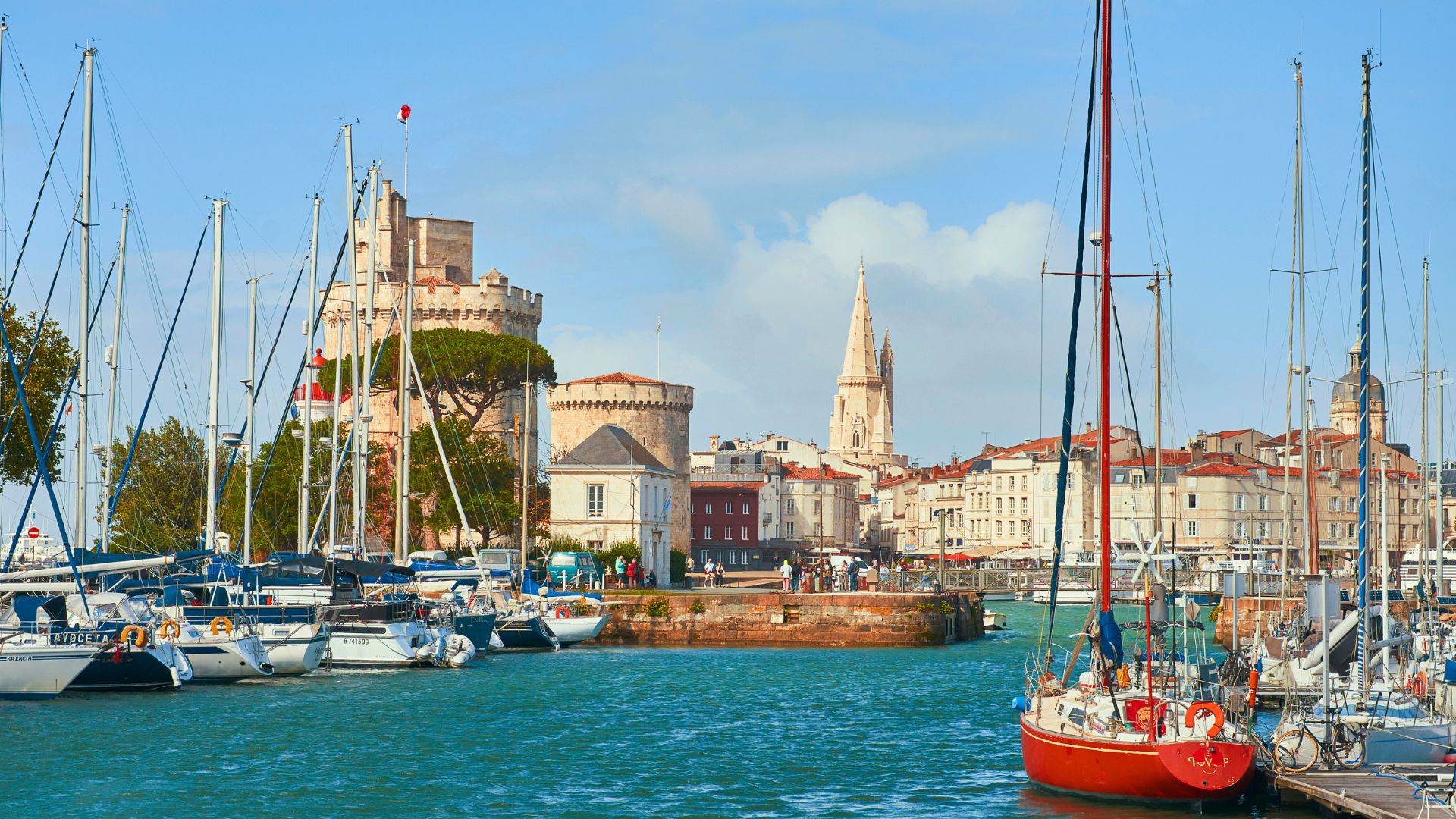 Bedboat : une initiative française innovante qui réinvente le tourisme nautique et dynamise l&rsquo;économie locale